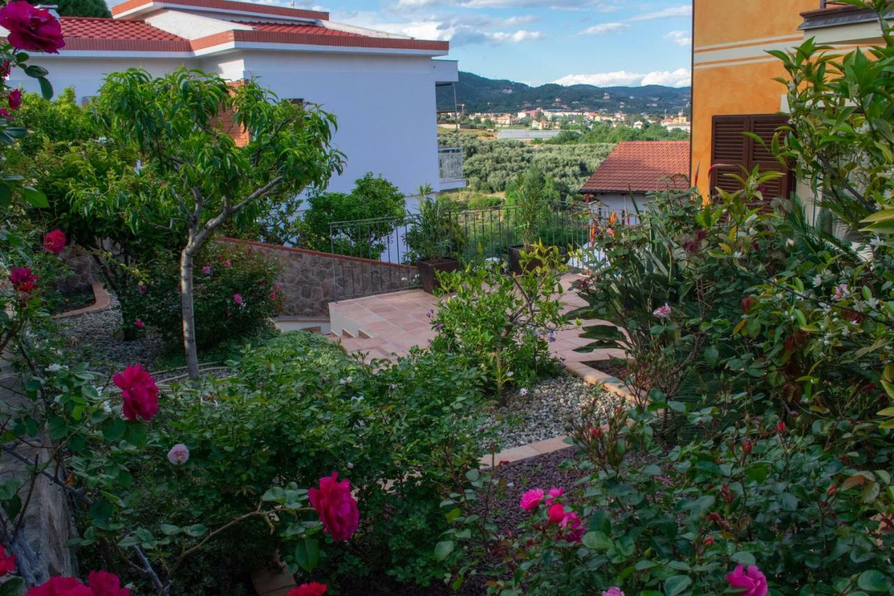 Villa Pineland Borghetto Santo Spirito Bagian luar foto